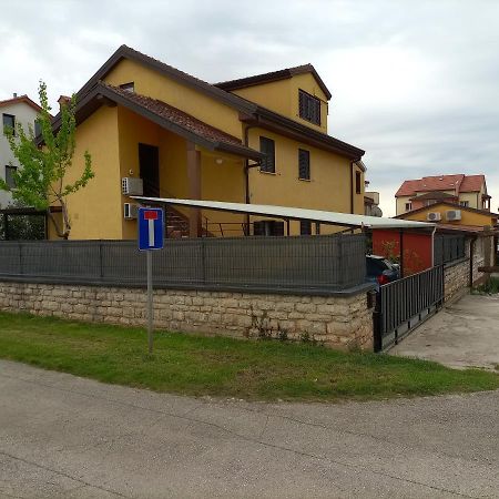 Apartments Ingrid Новиград Экстерьер фото