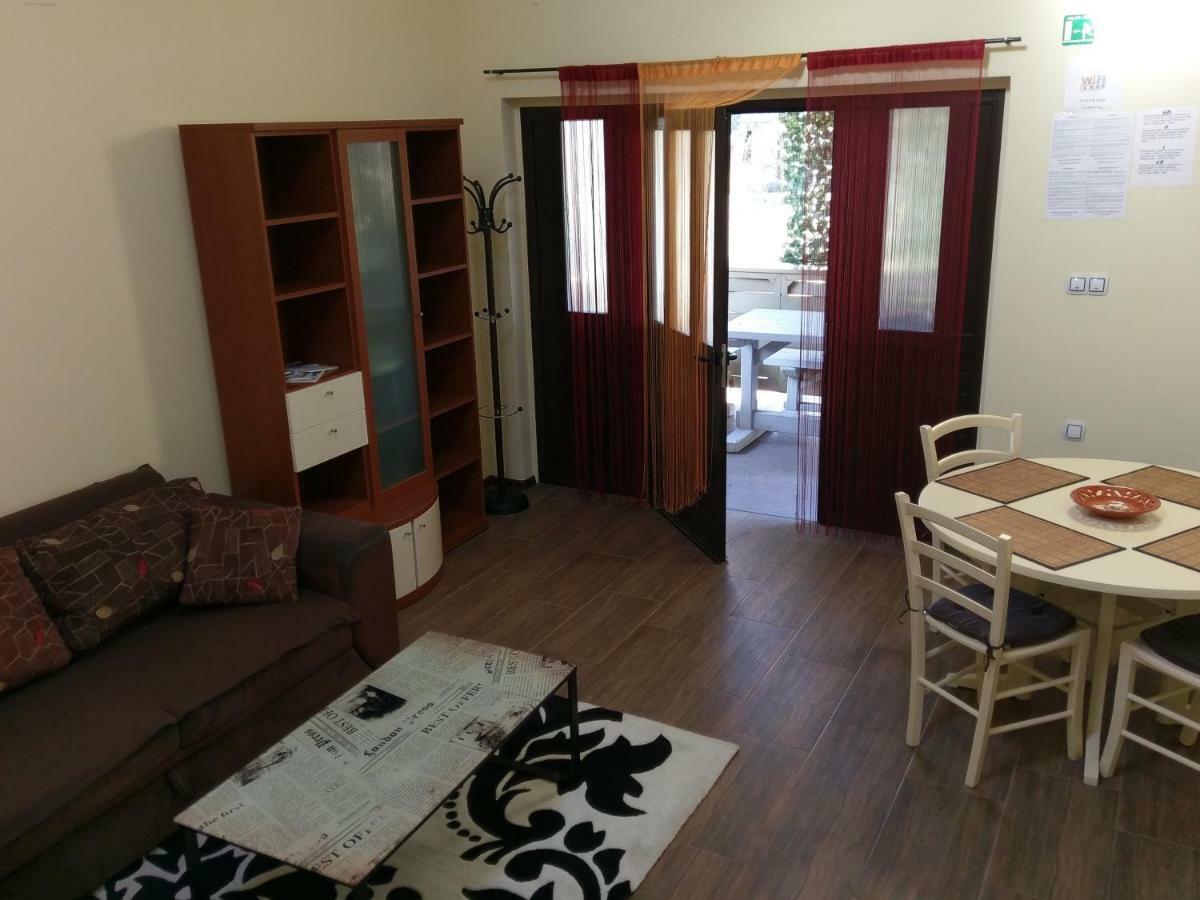 Apartments Ingrid Новиград Экстерьер фото